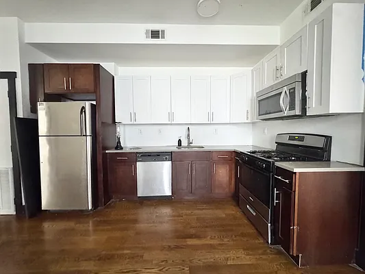 Rented by Pear NYC LLC | media 9