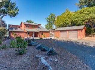 1050 Lakeshore Dr, Pt Orford, OR