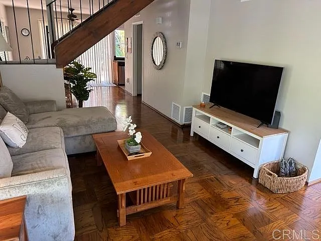 3 bed, 2.5 bath, 1173 sqft, $5,000 — Photo 4