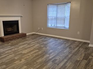 2092 S Sherwood Dr APT L100, Valdosta, GA 31602