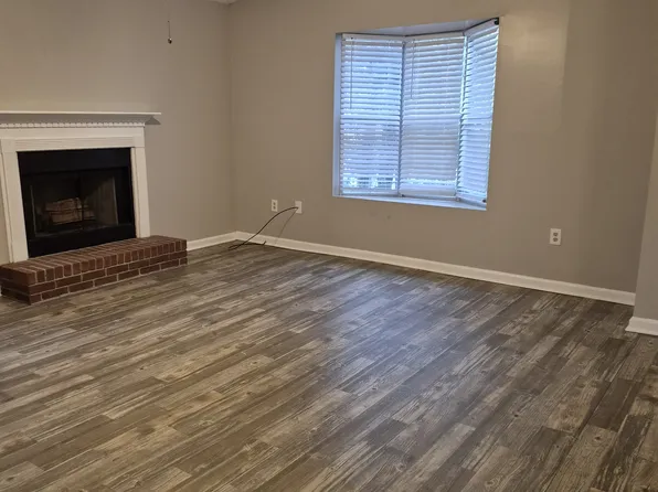 2092 S Sherwood Dr APT L100, Valdosta, GA 31602