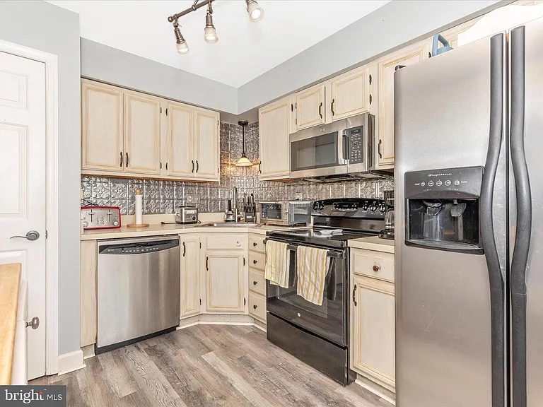 6338 Towncrest Ct — Photo 2