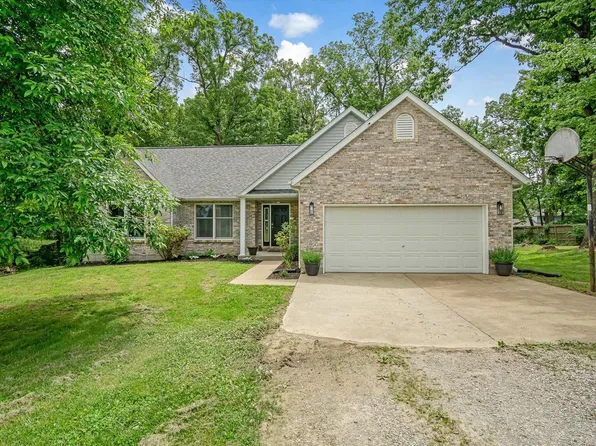 1018 Country Club Ln, Waterloo, IL 62298