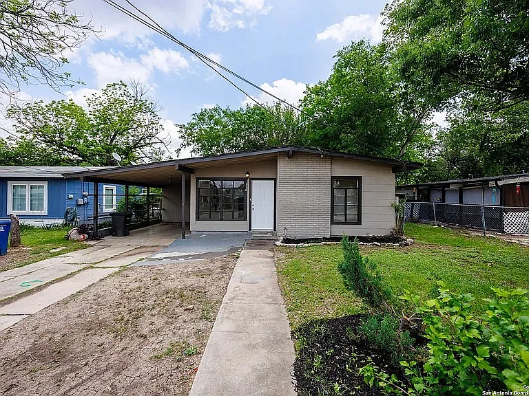 170 Olga St — Photo 8