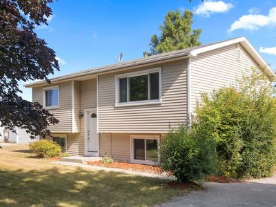 4538 N Manor Wood Dr, Traverse City, MI, 49685