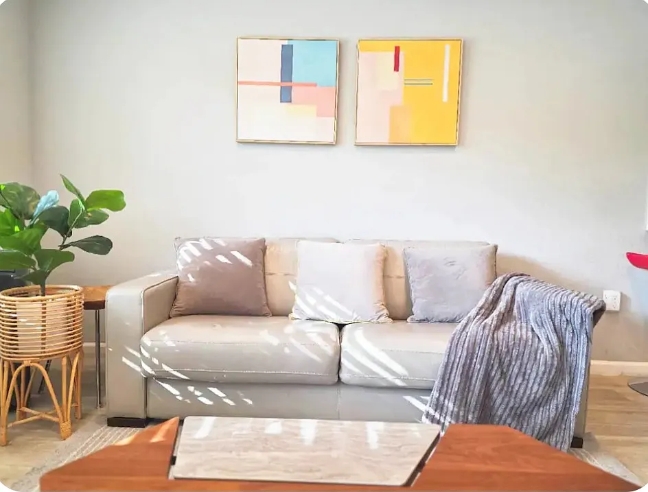 2 bed, 896 sqft, $6,600 — Photo 2