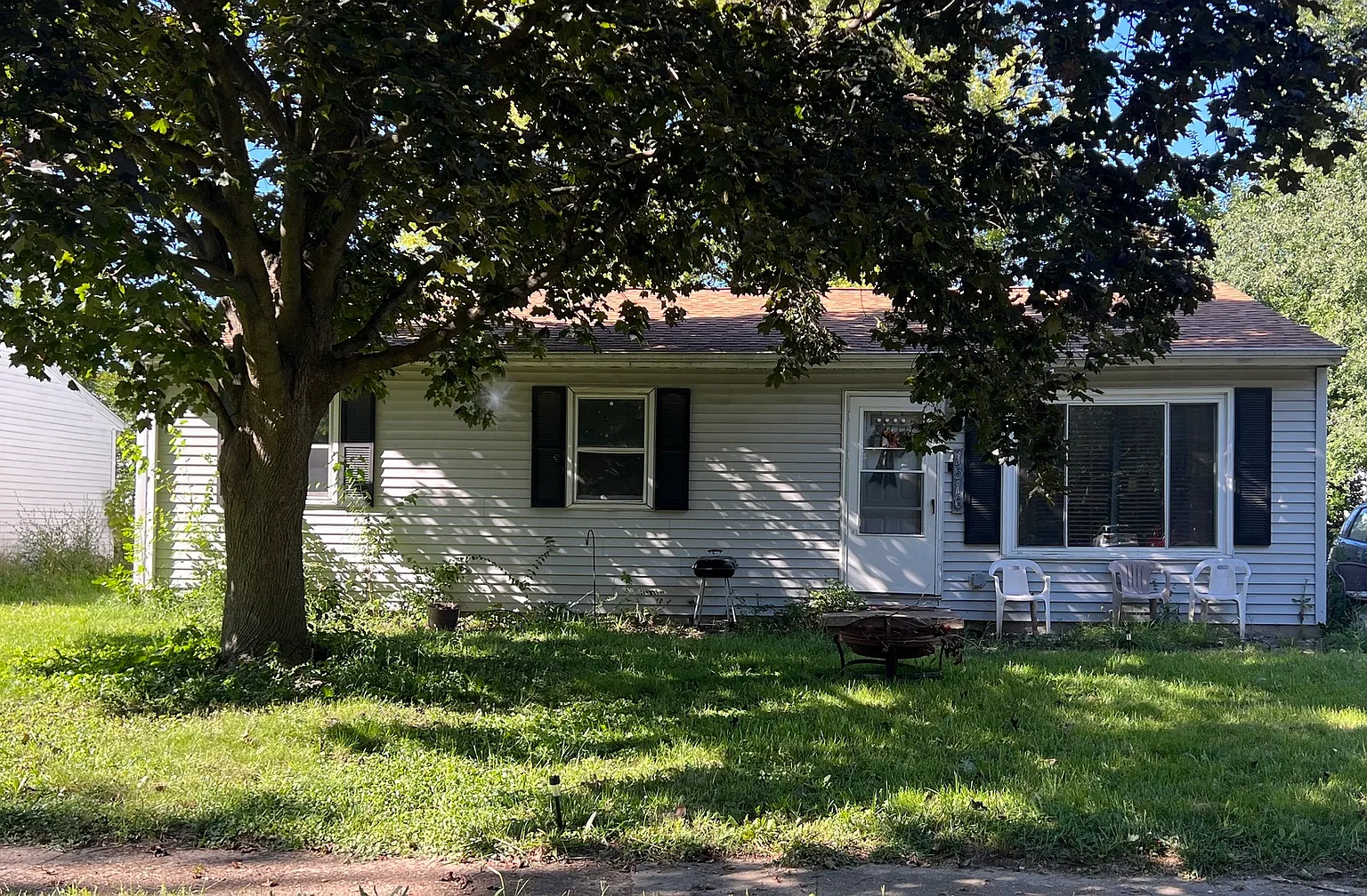 1516 Kings Way photo 1