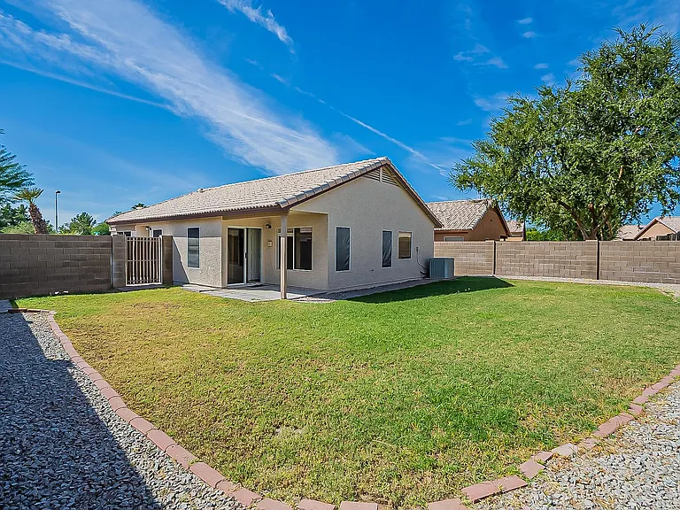 718 W Baylor Ln — Photo 40