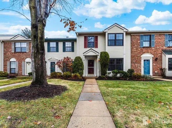 15 Veros Ln, Franklin Park, NJ 08823