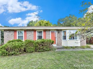 3426 Waterford Ct NE, Grand Rapids, MI 49525