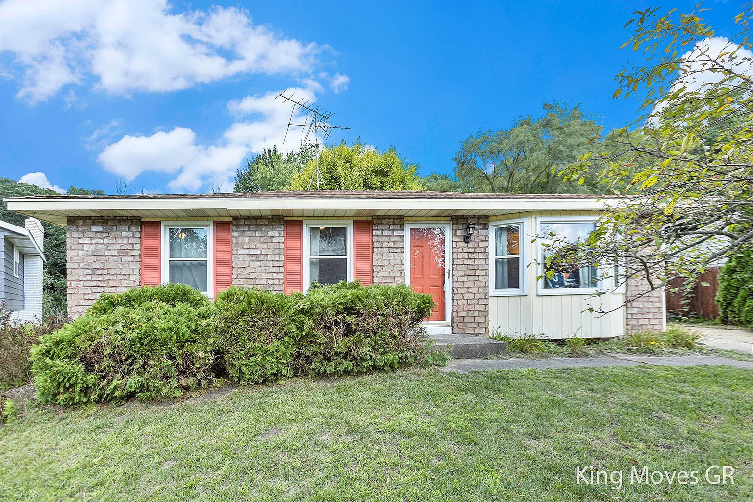 3426 Waterford Ct NE photo 1