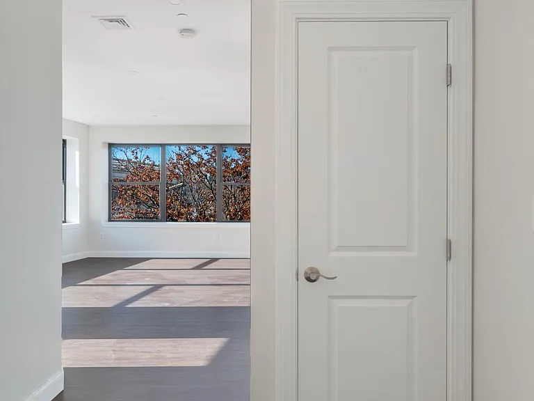 18 New Derby St #205 — Photo 3