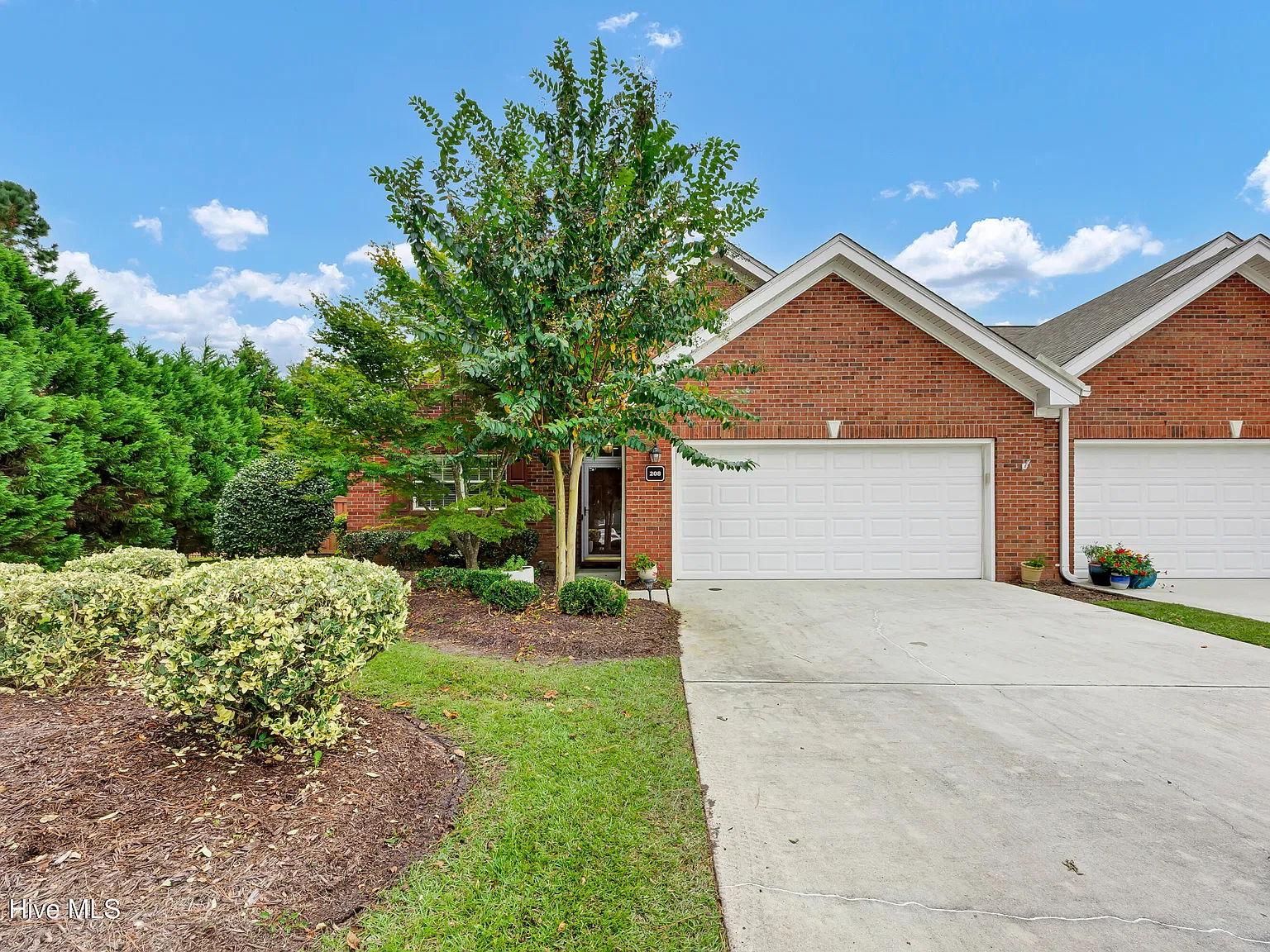 2 bed, 2.0 bath, $2,100 — Photo 1