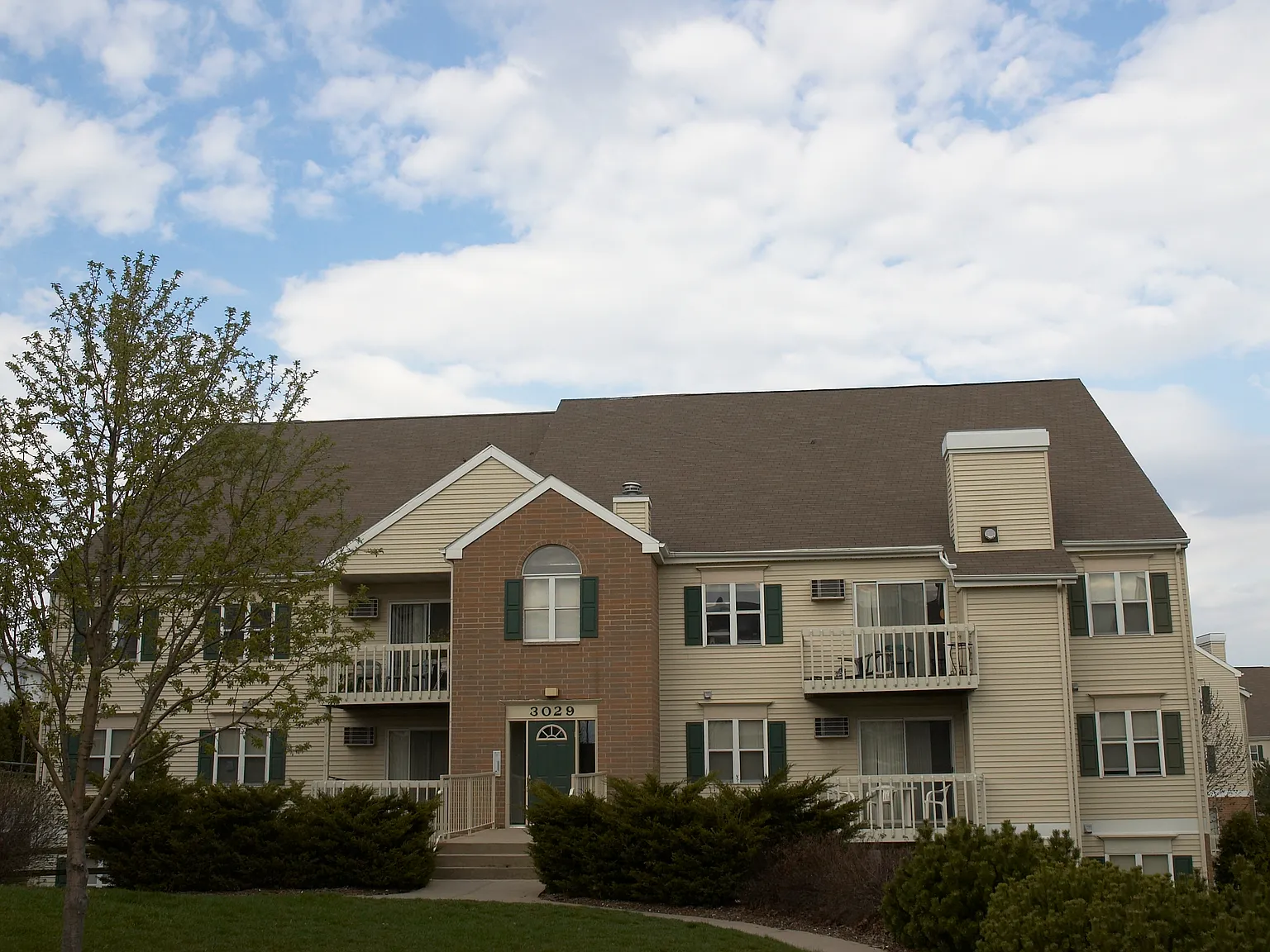 Maple Grove Apartments — Photo 2