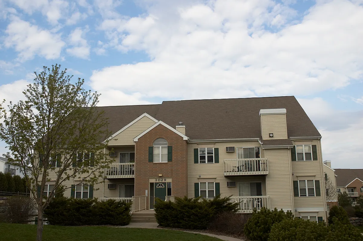 Building Photo - Maple Grove Apartments
