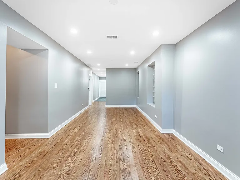 555 N Lawler Ave #G — Photo 9