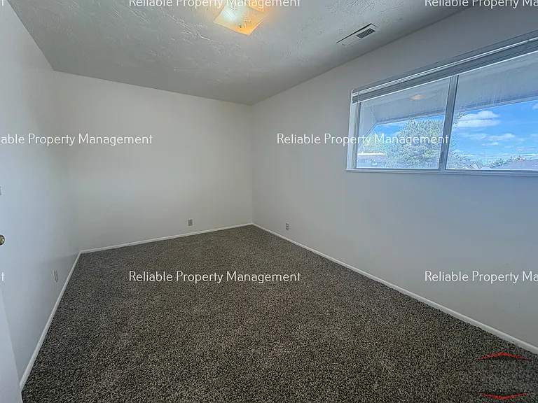1524 S Falcon Dr — Photo 7