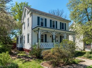 8 6th St, Frenchtown, NJ 08825