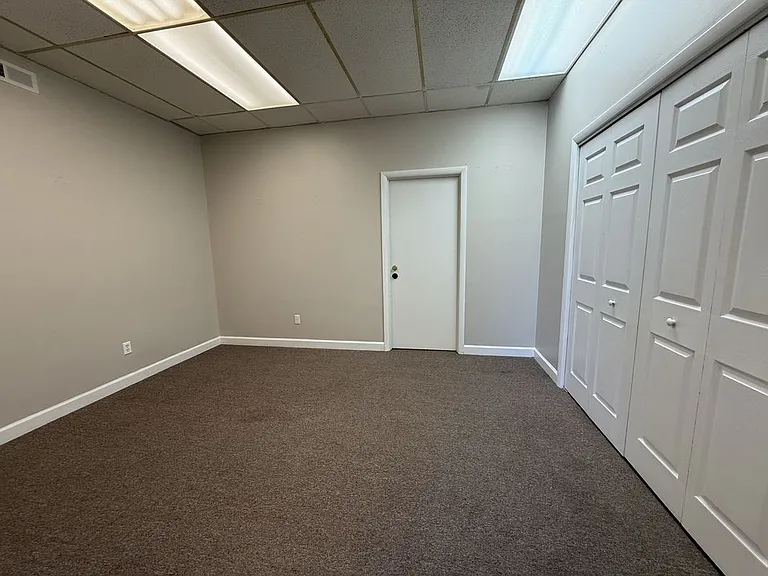 311 N Jackson St — Photo 14