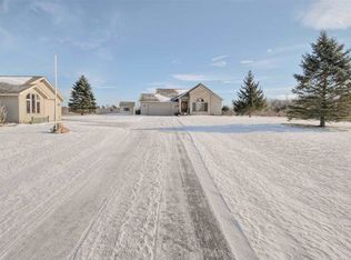 10444 Henderson Rd, Otisville, MI 48463