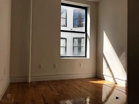 Rented by Hillel Realty Group | media 16