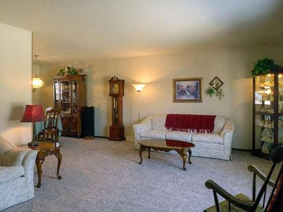 4th image of 1001 Parkridge Dr
