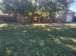 2211 Roanoke Rd, Dodge City, KS 67801