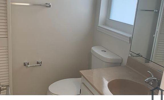 5th image of 230 NE 26th Ave APT 208