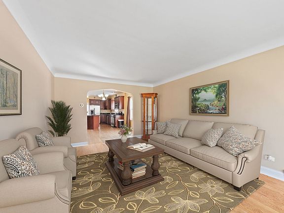 2nd image of 10223 S Trumbull Ave