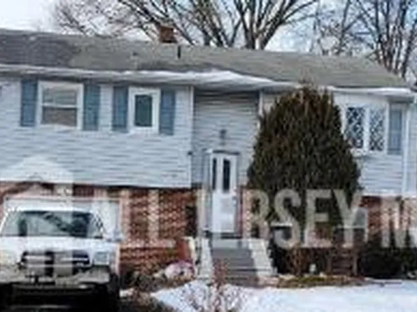 182 Bloomfield Ave, Iselin, NJ 08830