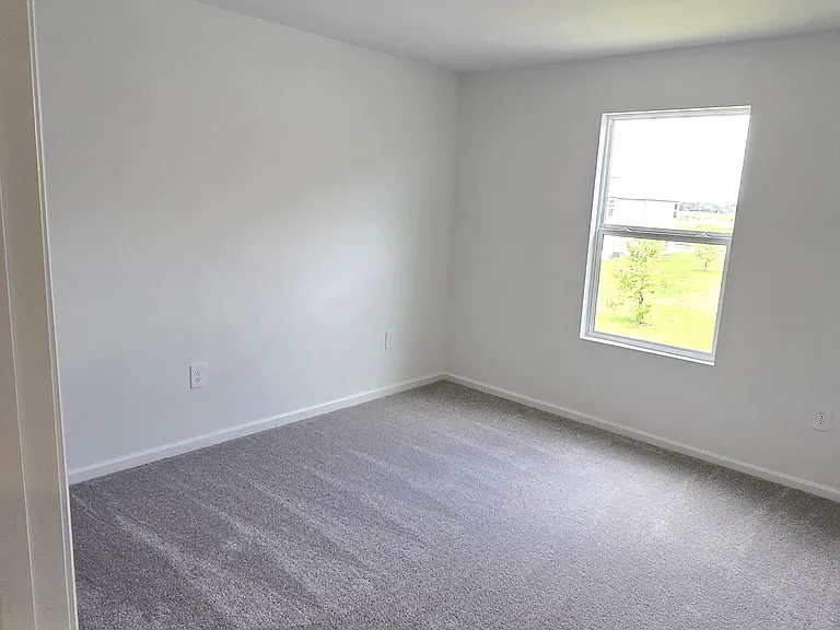 6425 Domizio Dr — Photo 22