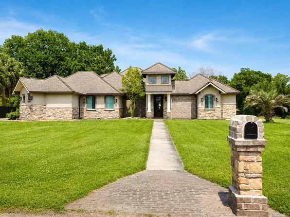 1008 Kern Dr, Breaux Bridge, LA 70517