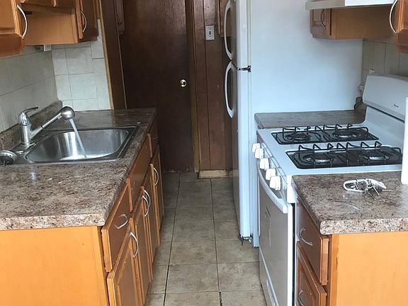3rd image of 5740 Tackawanna St