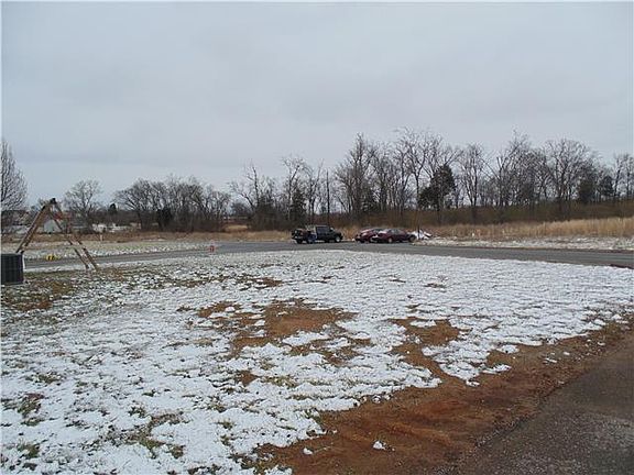 3rd image of 110 Saint Charles Pl