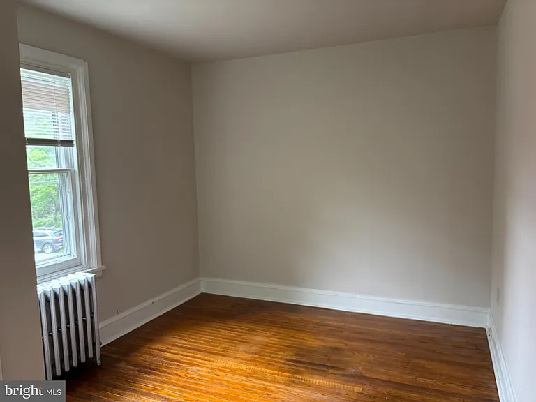 132 Plant Ave — Photo 12