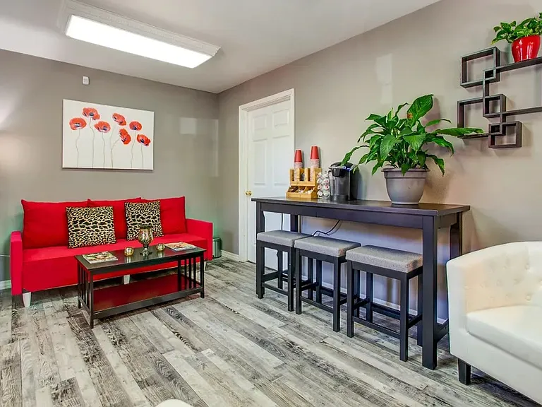 Southernwood Apartments — Photo 73