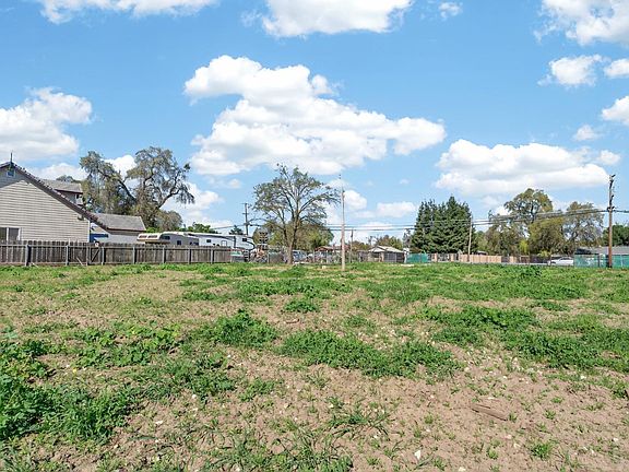 3rd image of 2508 Paradise Rd