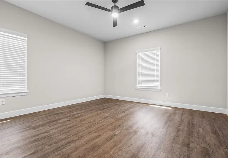 1050 Sunshine Ct — Photo 17