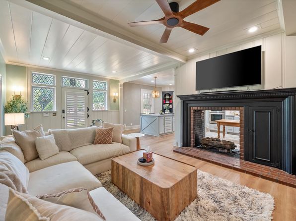 1111 Governors Dr, Corsicana, TX 75110