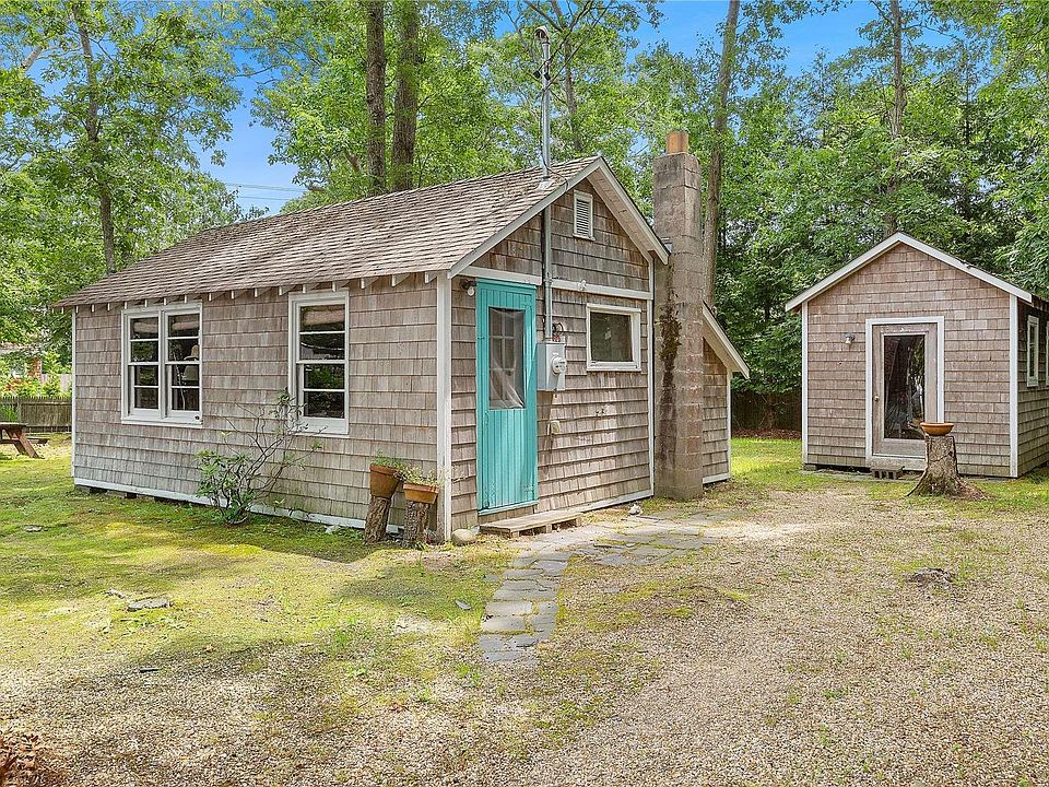1st image of 54 Fort Pond Boulevard