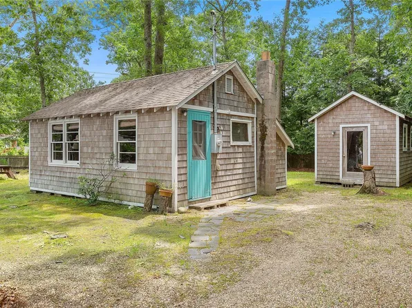 54 Fort Pond Boulevard, East Hampton, NY 11937