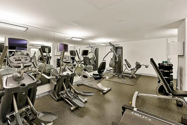 Sold by Exclusive Properties Sotheby's International Realty | media 19