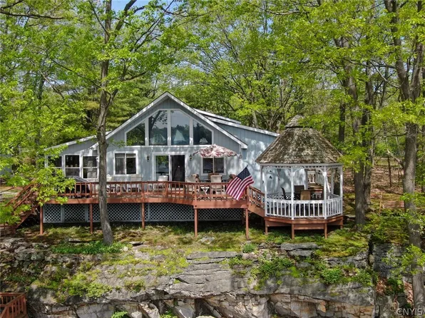 18392 Quinn Dr, Wellesley Island, NY 13640