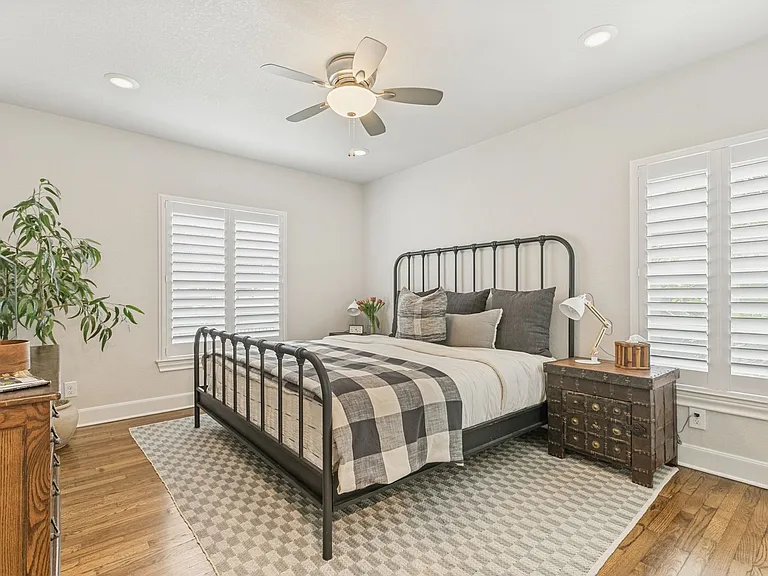 488 E Olmos Dr #1 — Photo 16