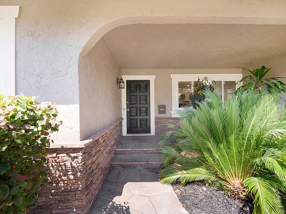 3rd image of 4115 Loganberry Dr