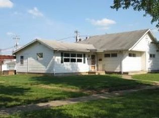 214 N 8th St, Mitchell, IN 47446