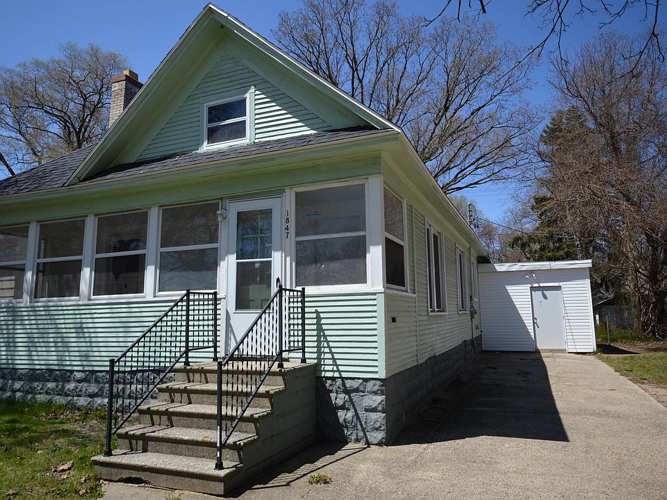 1st image of 1847 Hoyt St