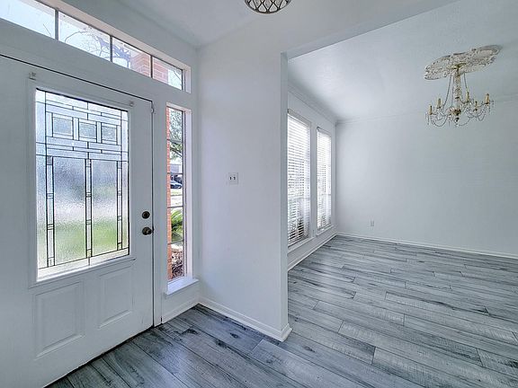 3rd image of 17614 Glenmark Dr