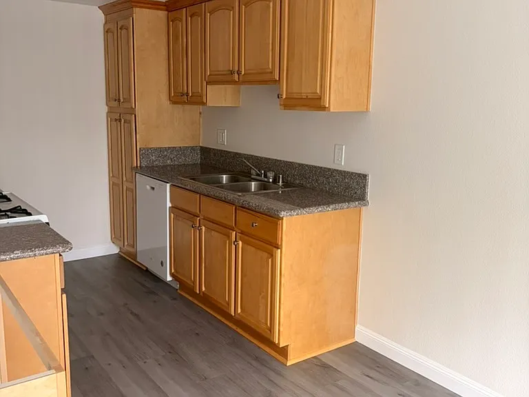2163 Pacific Ave — Photo 7