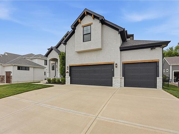4th image of 7190 N National Dr